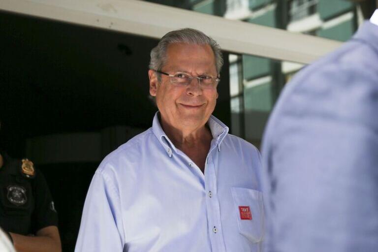 STJ reduz para quatro anos pena de José Dirceu