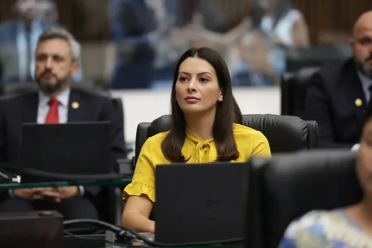 Primeira Bancada Feminina da história da Alep entra em vigor