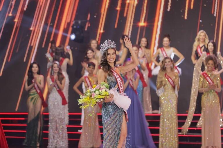 Brasileira vence concurso mundial de beleza; ela concorreu com outras 37 misses