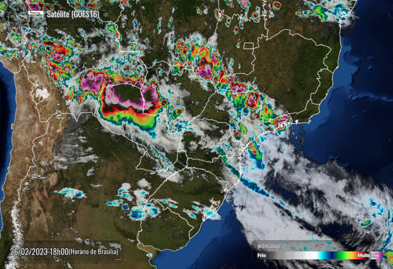 Frente fria continua sobre o Paraná e na segunda-feira haverá mais chuva