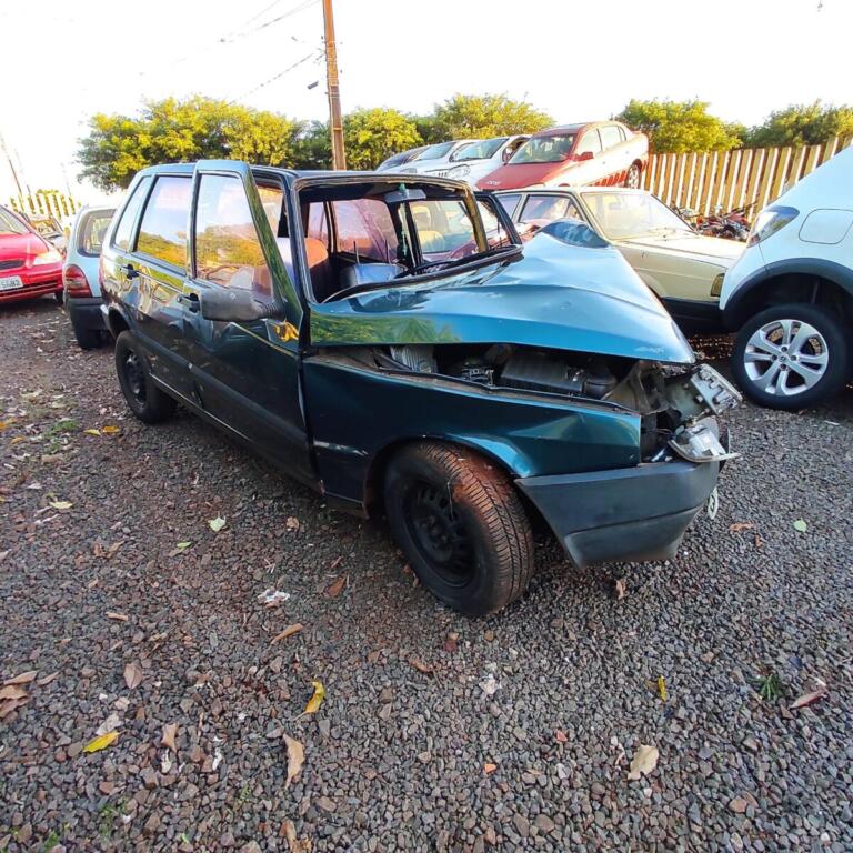 Homem fica gravemente ferido após colidir Uno em árvore em rodovia de Santa Helena
