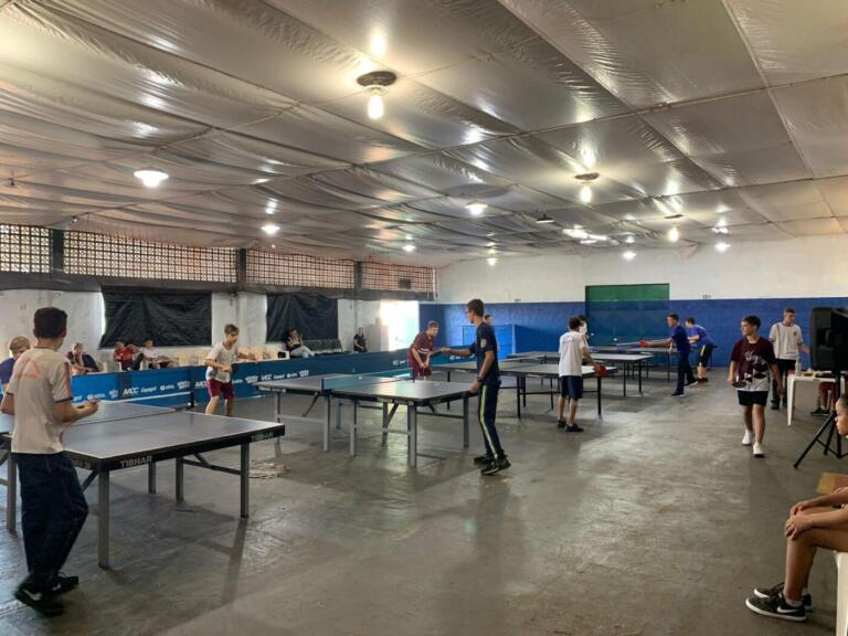 Nesta quarta-feira acontecem partidas de tênis de mesa nos JEPS