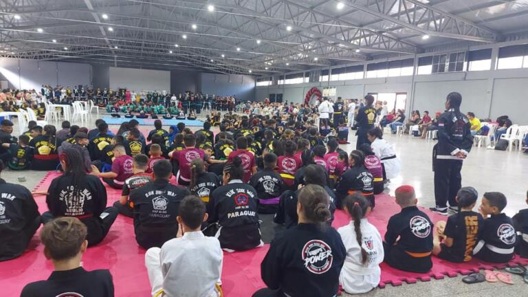 Equipe de karatê de Quatro Pontes garante prata no 5º Evento Internacional Kung Fu Gold Team