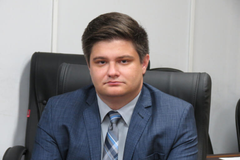 Arion Nasihgil cobra melhorias no Centro de Atendimento à Família