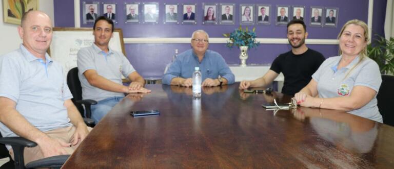 Espetáculo de Páscoa e pescaria no lago movimentam Pato Bragado no fim de semana