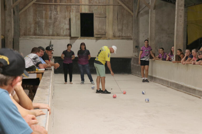 Campeonato Municipal de Bocha em equipe masculino e feminino inicia em Pato Bragado