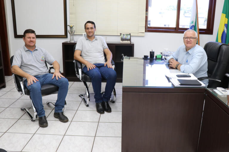 Pato Bragado comemora 30 anos com show nacional de João Neto e Frederico