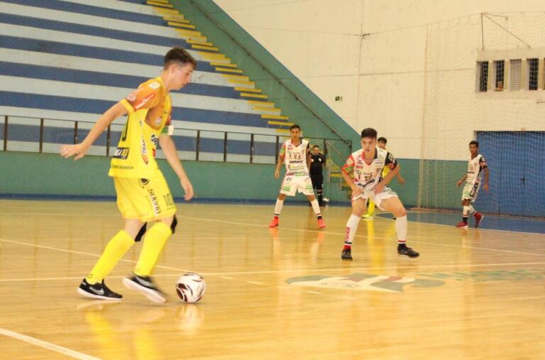 Sub-17 da AACC empata com Cascavel se mantém na liderança do Paranaense