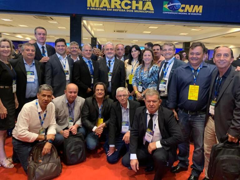 Comitiva da Amop tem pautas produtivas durante a Marcha dos Prefeitos