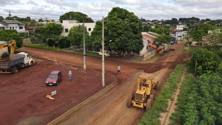 Partes das ruas São Paulo e Ari Branco da Rosa recebem asfaltamento