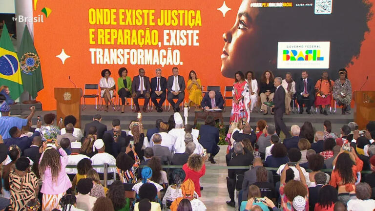 Decreto prevê que negros ocupem pelo menos 30% dos cargos de confiança do governo