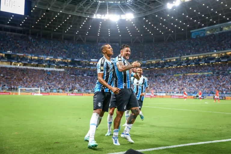 Do plano A ao B, Grêmio solidifica novo modelo e ganha corpo com vitória no Gre-Nal