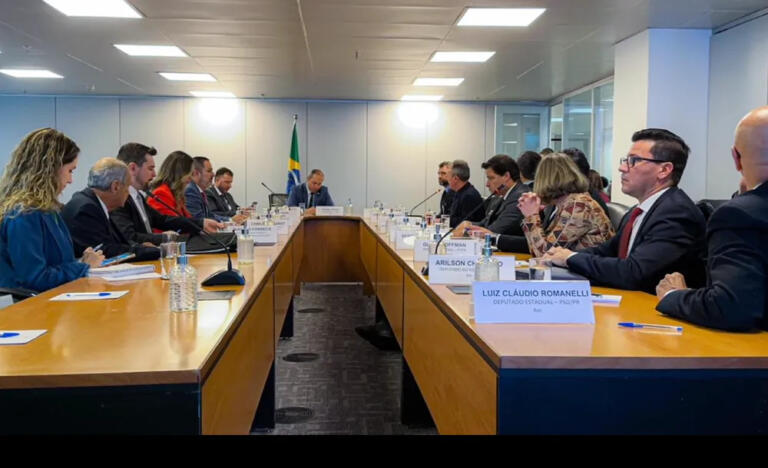 Comissão formada por deputados paranaenses faz 1º reunião para debater novo modelo de pedágio