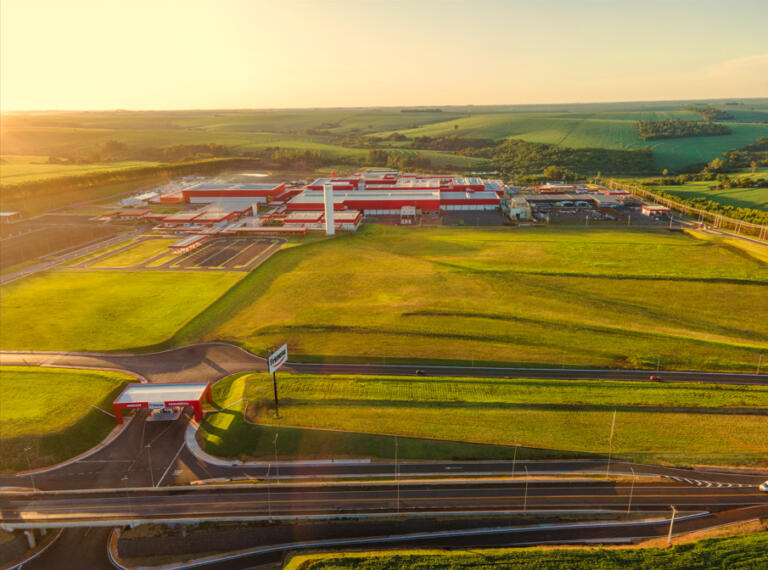 Início dos abates em Assis: Frimesa passa a receber primeiros suínos para processamento na nova planta