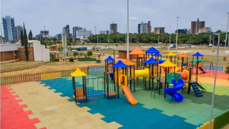 Confirmada infestação de baratas em parque infantil de Toledo