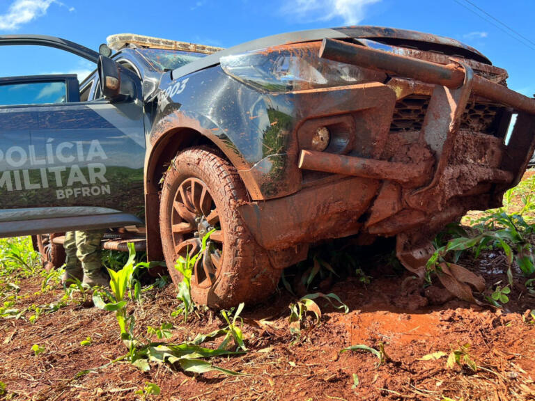 Viatura do Canil do BPFron se envolve em acidente durante perseguição; dois policiais ficaram feridos