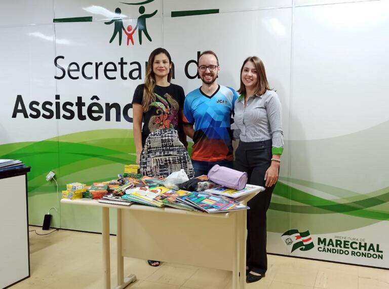 Lions, Sesc e JCI repassam material escolar arrecadados em campanha