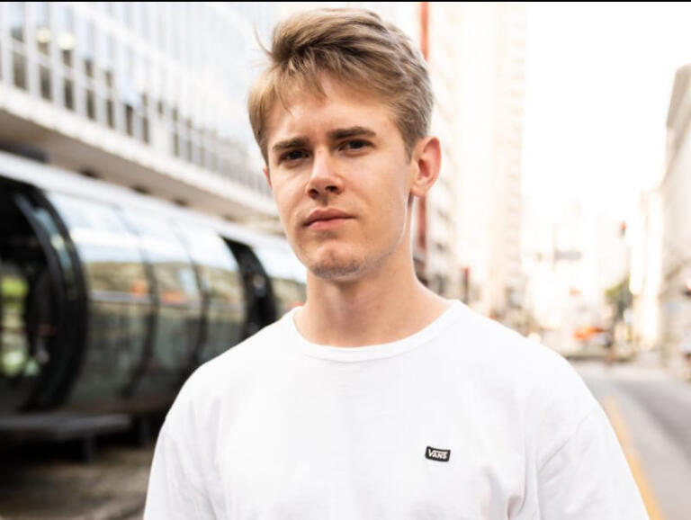 Rondonense atinge 1 milhão de seguidores no Instagram com publicação de vídeos