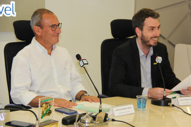 Líderes empresariais de toda a região prestigiam posse de diretoria da Caciopar e entrega de comenda Hylo Bresolin