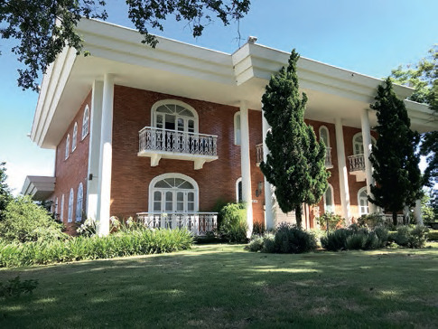 Morada cascavelense inspirada em clássico de Hollywood troca de mãos