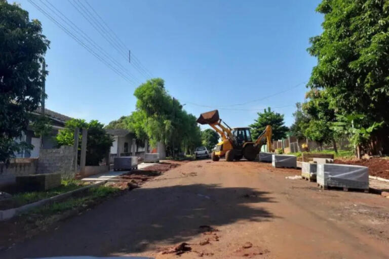Com apoio do Estado, municípios do Oeste vão investir em asfalto, iluminação e obras urbanas