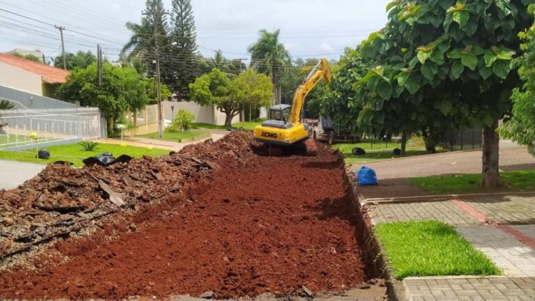 Trechos das ruas Cabral e Piauí recebem melhorias em Marechal Rondon