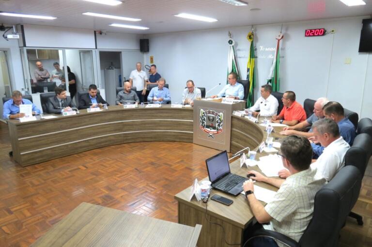 Vereadores rondonenses aprovam obrigatoriedade de intérprete de Libras em eventos oficiais