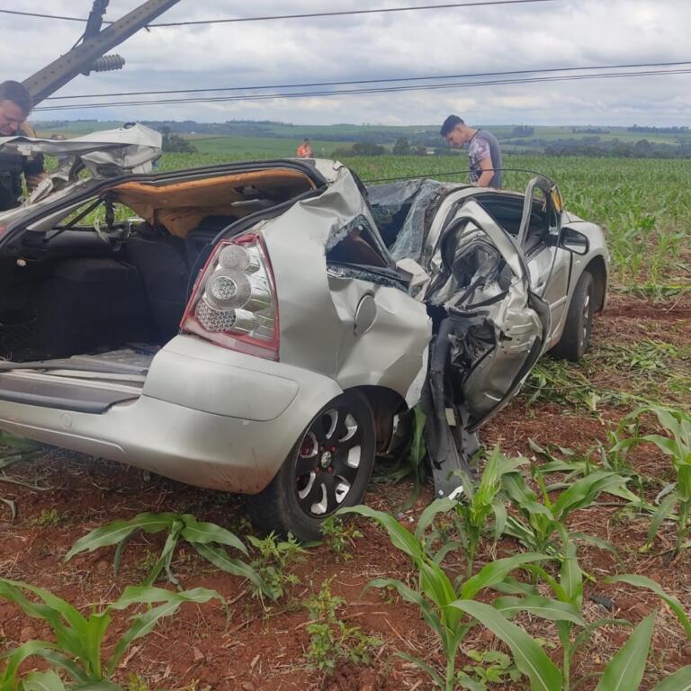 Motorista colide contra poste durante perseguição policial em Missal