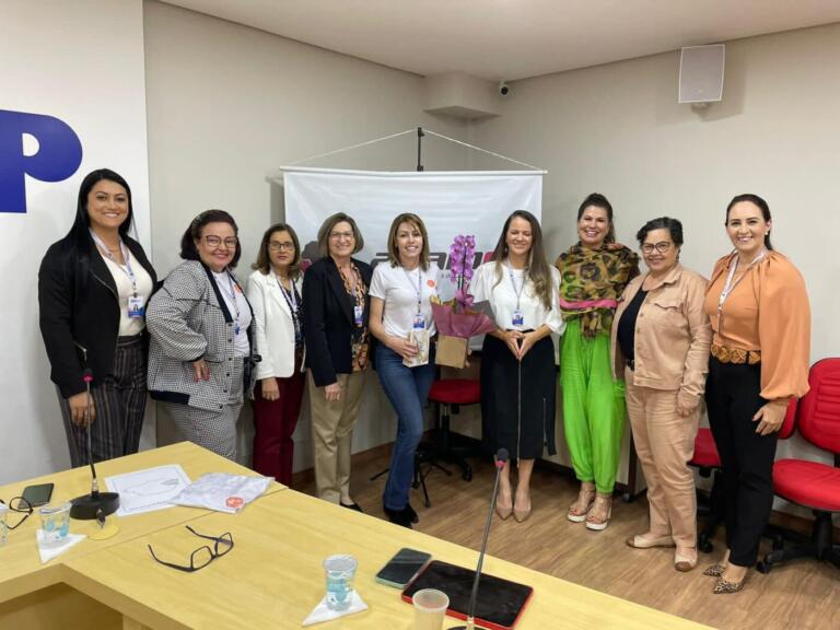 Adamop elege e empossa nova diretoria