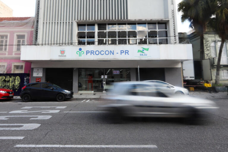 Procon do Paraná alerta sobre novo golpe do falso presente de Páscoa