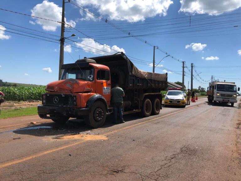 Motociclista morre após colidir frontalmente contra caminhão em Quatro Pontes