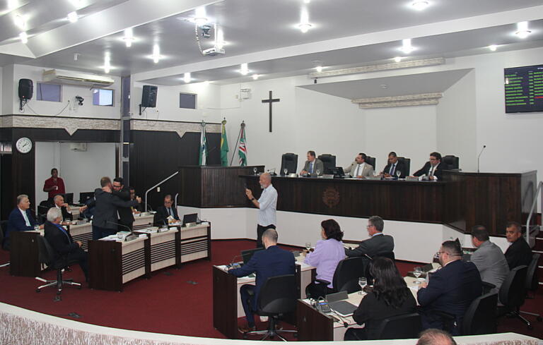 Ex-vereador Elton Welter visita Câmara de Toledo como deputado federal