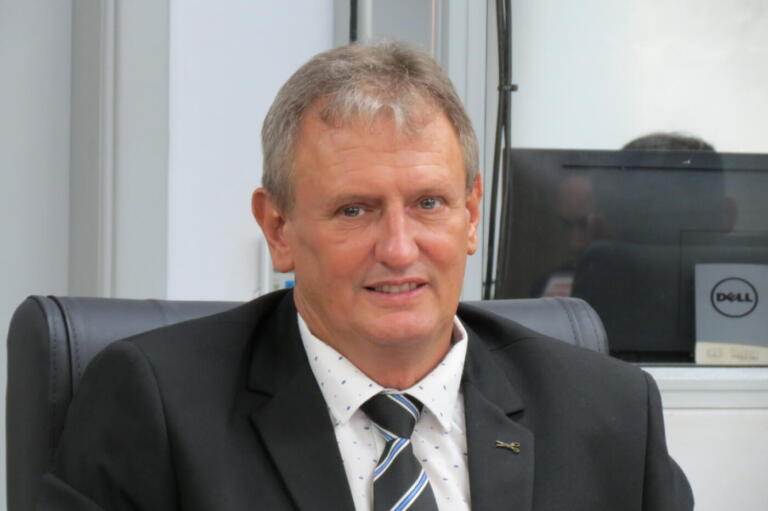 Carlinhos Silva requisita distribuidor de adubo orgânico para produtores da Linha Concórdia