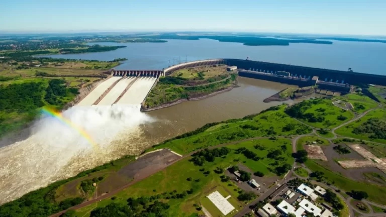 Vertedouro de Itaipu deve fechar na segunda-feira