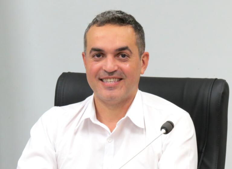 Juliano Oliveira sugere investimentos em obras nos CMEIs dos bairros Líder e Botafogo