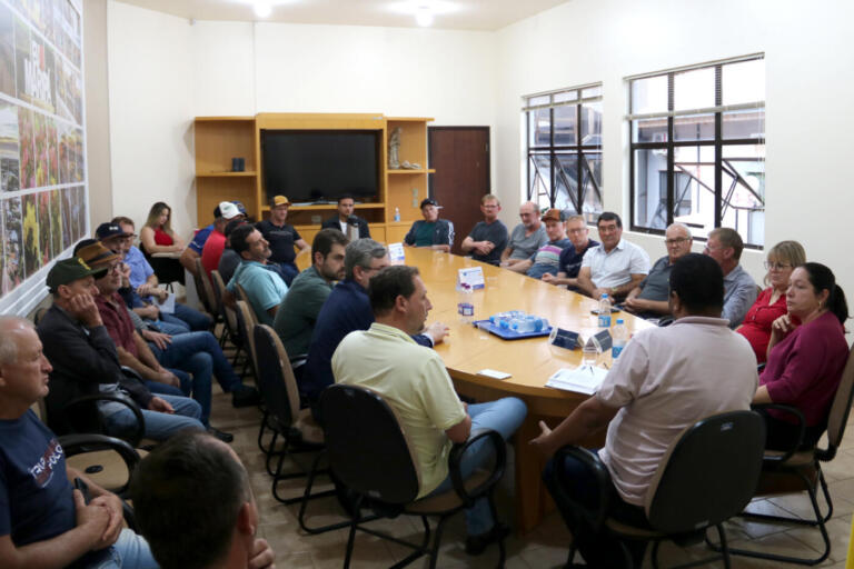 Produtores rurais de Maripá apontam problemas com energia elétrica e buscam soluções junto à Copel