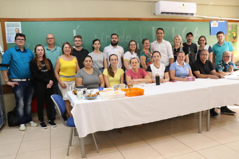 Colégio Estadual Pato Bragado receberá R$ 100 mil do Estado; melhorias já estão programadas