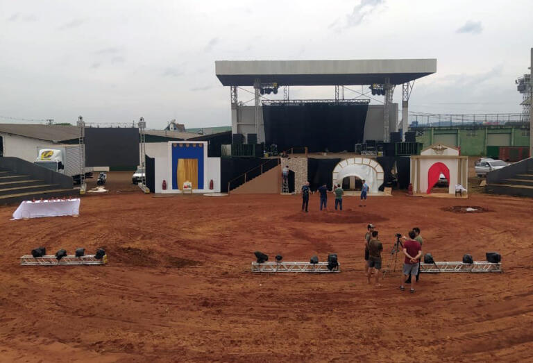 Quase tudo pronto para o espetáculo que vai encenar a história de Jesus Cristo e seus milagres