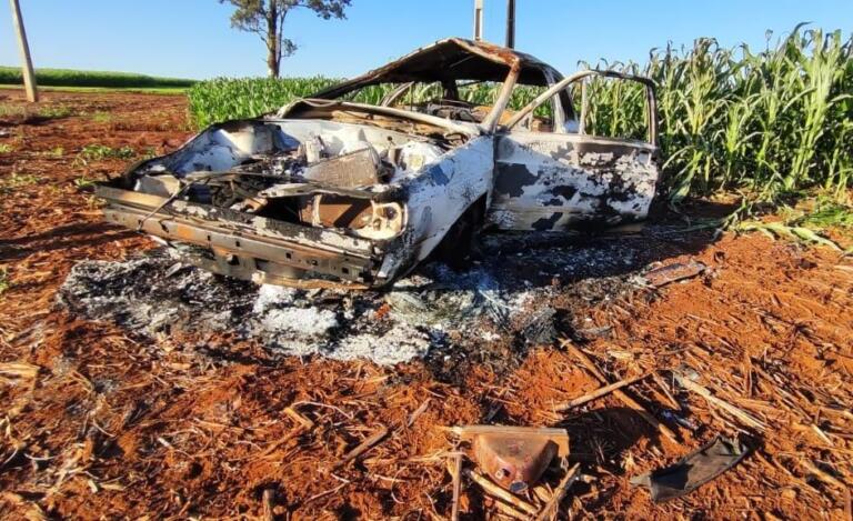 Veículo usado na ação criminosa no Sicoob de Nova Santa Rosa é encontrado queimado no interior de Terra Roxa