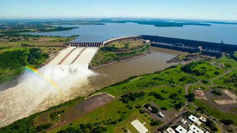 Itaipu divulga edital de processo seletivo para contratação em 31 áreas com salários de até R$ 10,3 mil