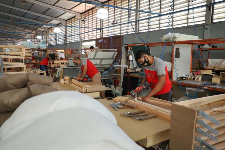 Paraná gera 13 mil empregos em março, crescimento de 137% em relação ao mesmo mês de 2022