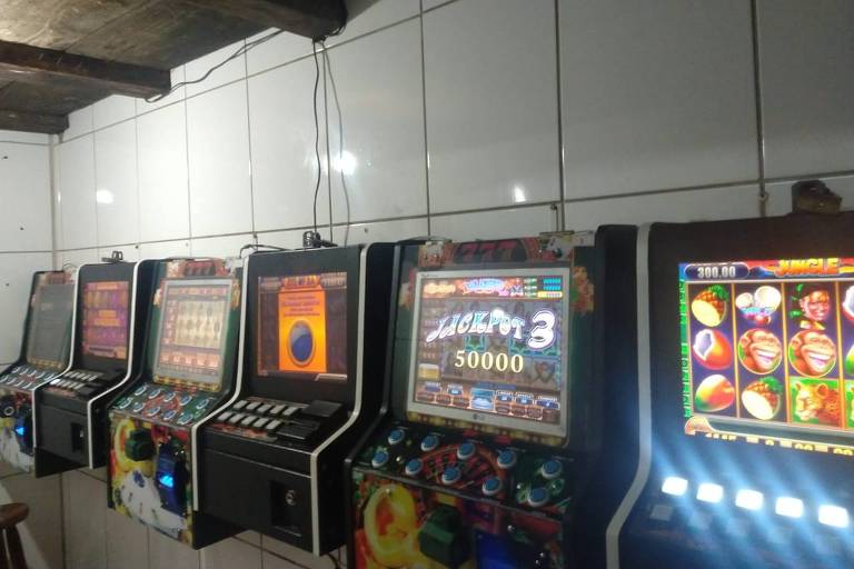 Projeto de deputado do PL quer proibir máquinas de caça-níqueis no Paraná