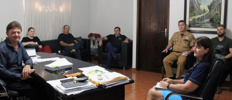 Poder Executivo e PM traçam estratégias para intensificar segurança nos CMEIs e escolas de Nova Santa Rosa