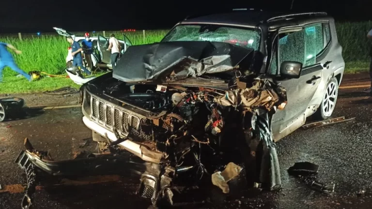 Grave acidente em rodovia da região deixa quatro feridos