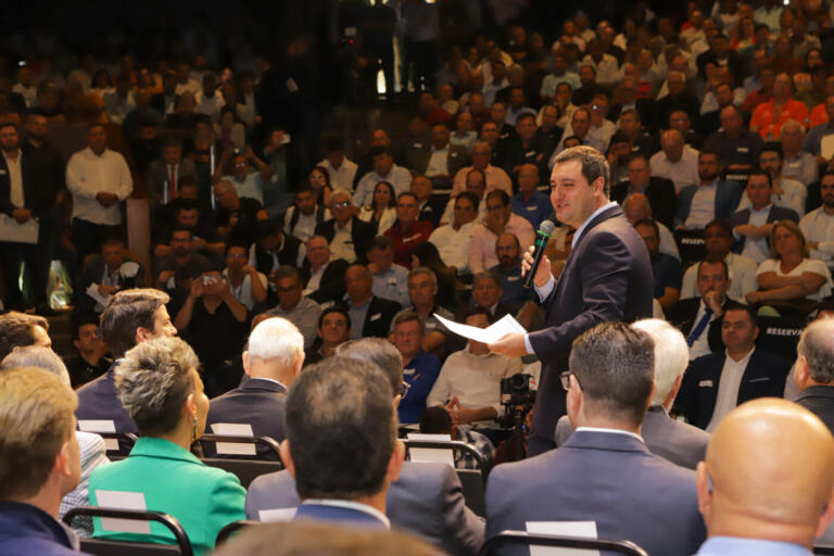 Novo programa de pavimentação deve gerar nove mil empregos em cada ano de execução