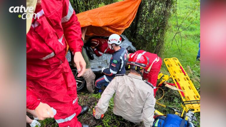 Casal de Entre Rios do Oeste se envolve em grave acidente na PR-182