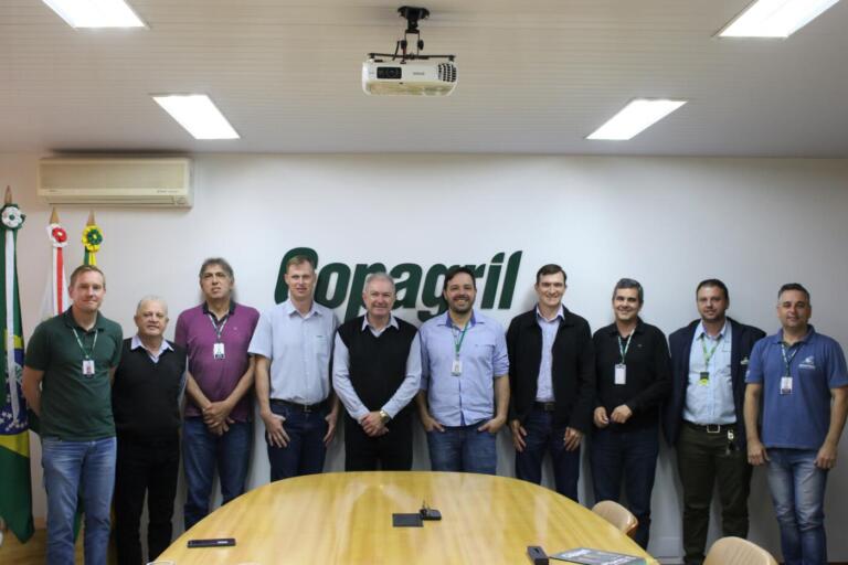 Copagril e Adapar fortalecem parceria para avanços no controle sanitário