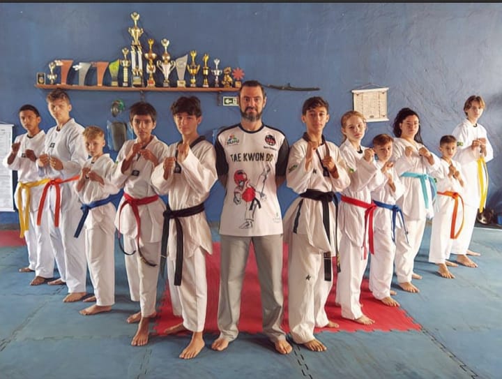 Taekwondo da ACDR se prepara para o Sul-Brasileiro