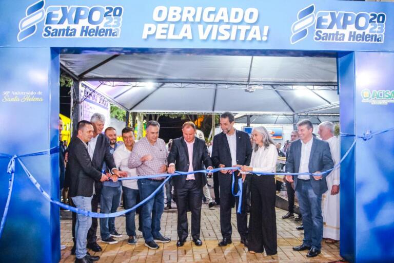 Aproximadamente seis mil pessoas passam pela Expo Santa Helena no primeiro dia