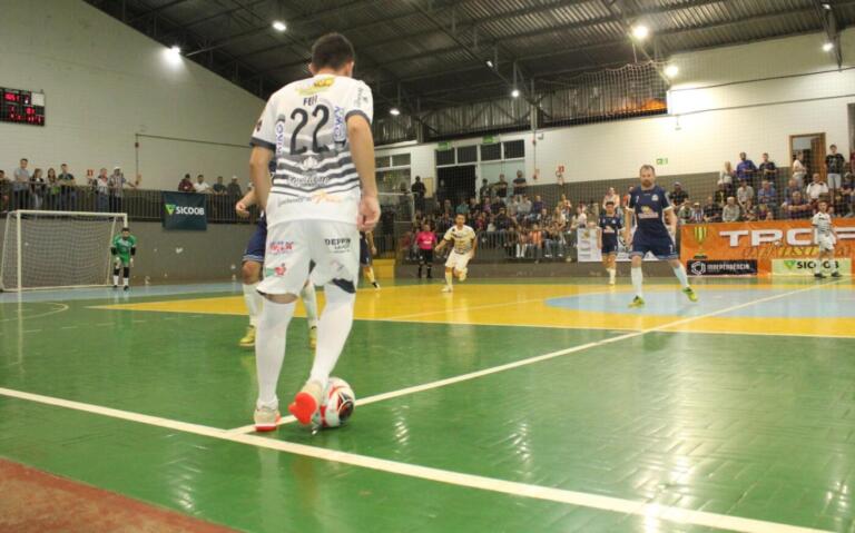 Fefi decide, e Brilha Inox vence clássico de Entre Rios pelo Troféu Difusora